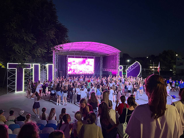 Дети сотрудников компании «Аллнекс Белгород» проводят отдых на Крымском побережье в детском лагере «I&Camp».